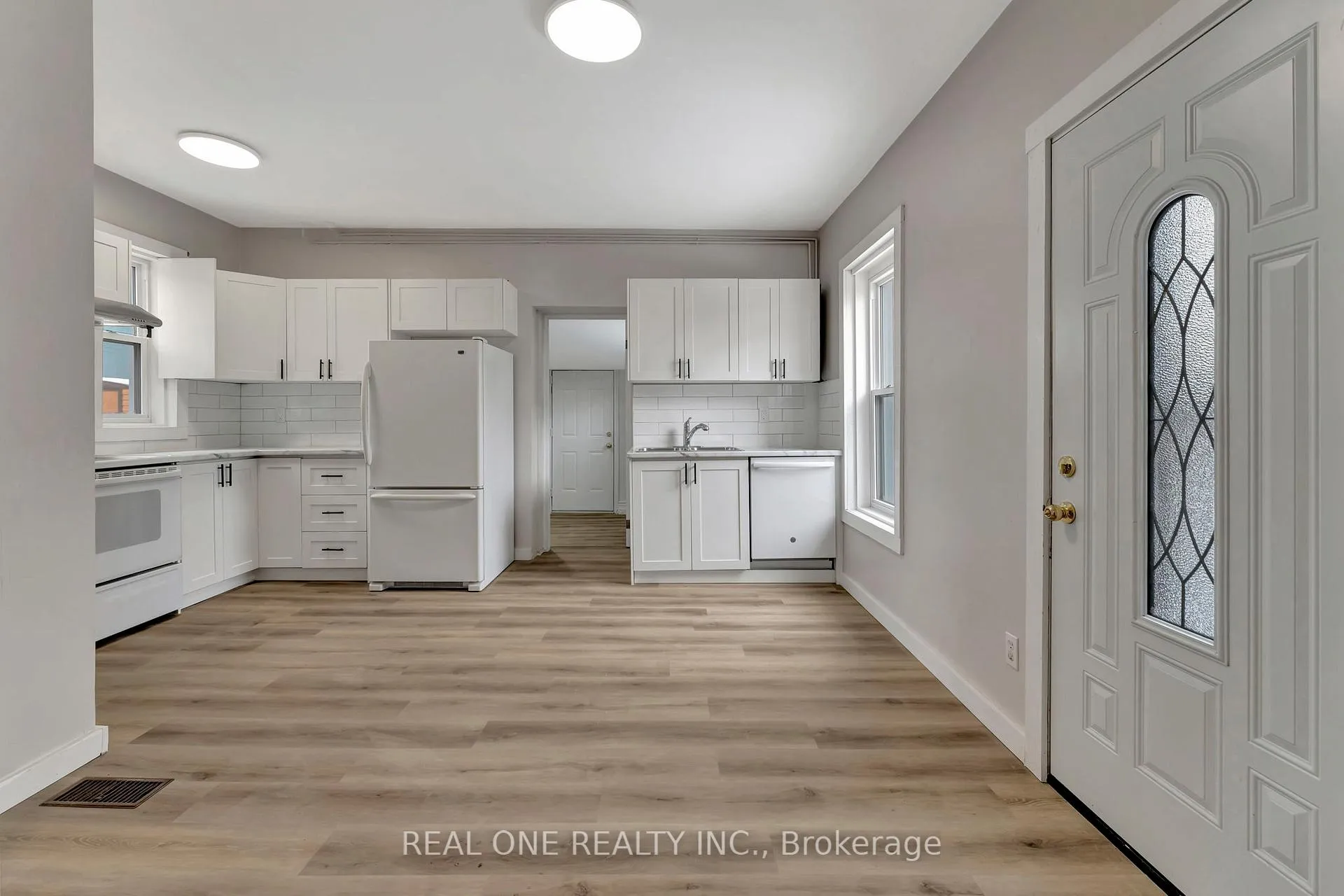 Photo 3 of Unit Main Floor, 162 Darling Street, Brantford — HOMEH