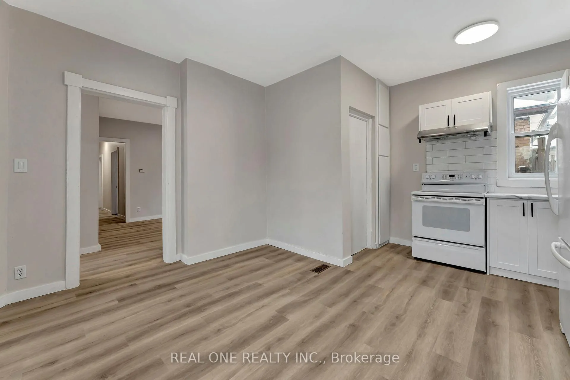 Photo 4 of Unit Main Floor, 162 Darling Street, Brantford — HOMEH