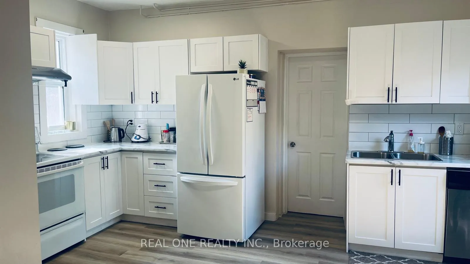 Photo 5 of Unit Main Floor, 162 Darling Street, Brantford — HOMEH