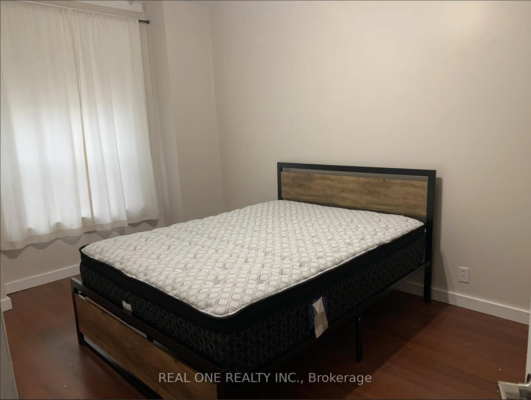 Photo 7 of Unit Main Floor, 162 Darling Street, Brantford — HOMEH