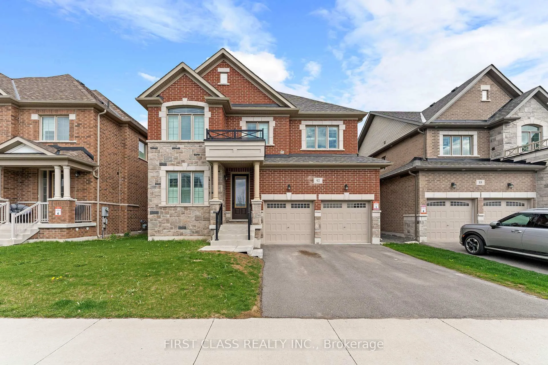 Photo 1 of 92 Grady Drive, Clarington, Newcastle — HOMEH