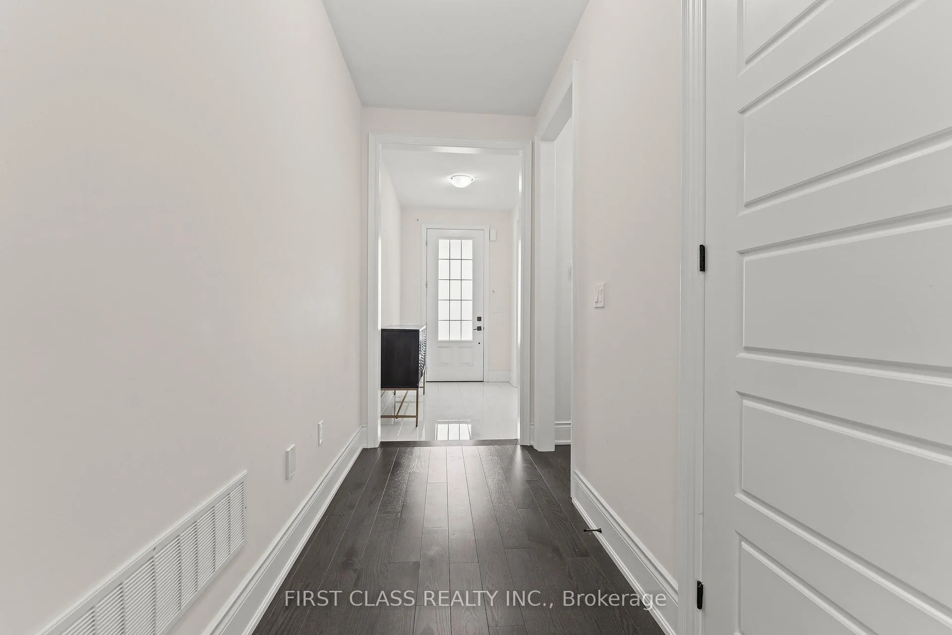 Photo 6 of 92 Grady Drive, Clarington, Newcastle — HOMEH
