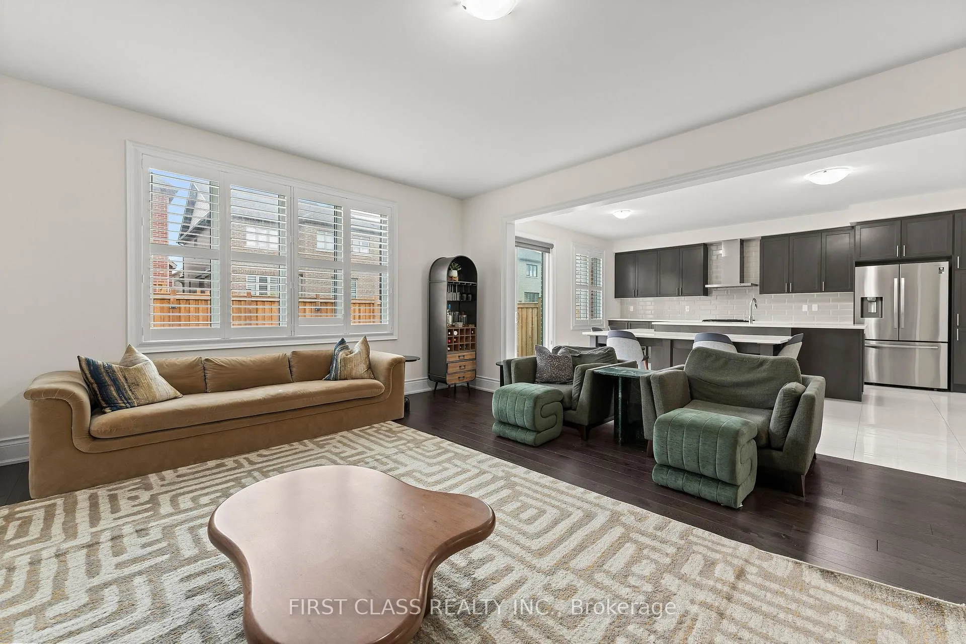 Photo 12 of 92 Grady Drive, Clarington, Newcastle — HOMEH