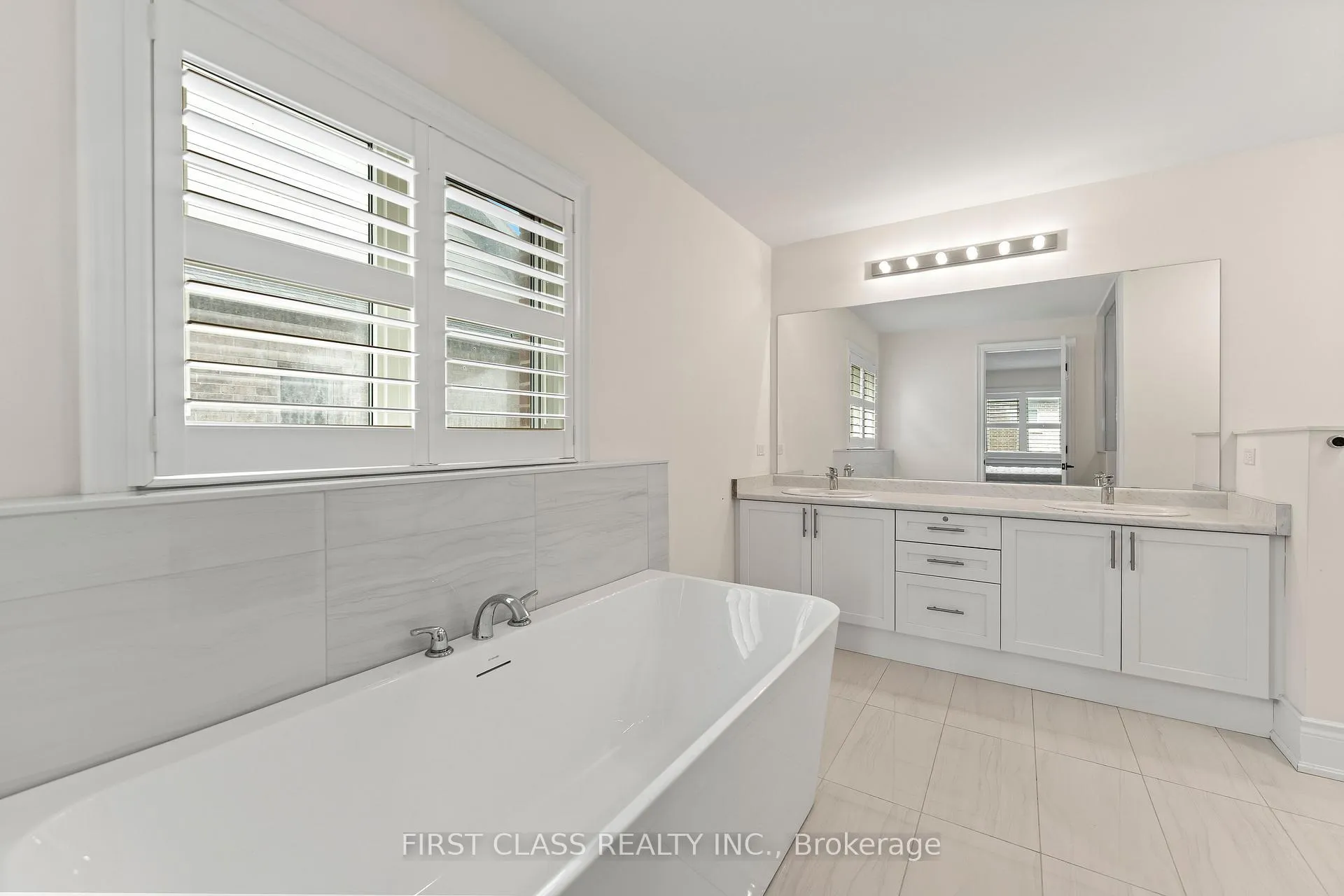 Photo 22 of 92 Grady Drive, Clarington, Newcastle — HOMEH