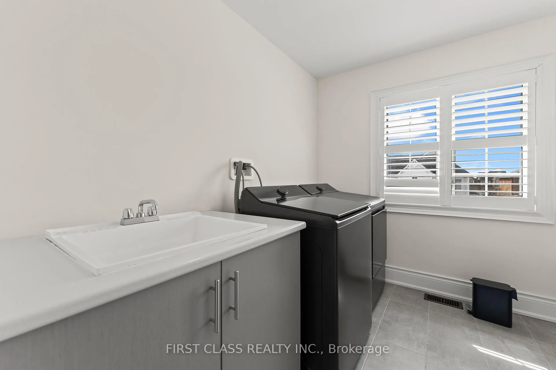 Photo 27 of 92 Grady Drive, Clarington, Newcastle — HOMEH