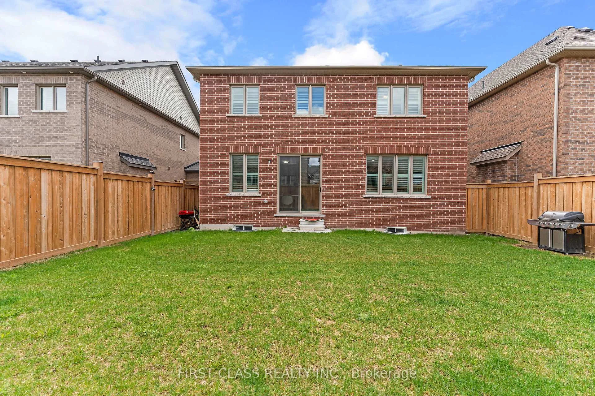 Photo 43 of 92 Grady Drive, Clarington, Newcastle — HOMEH