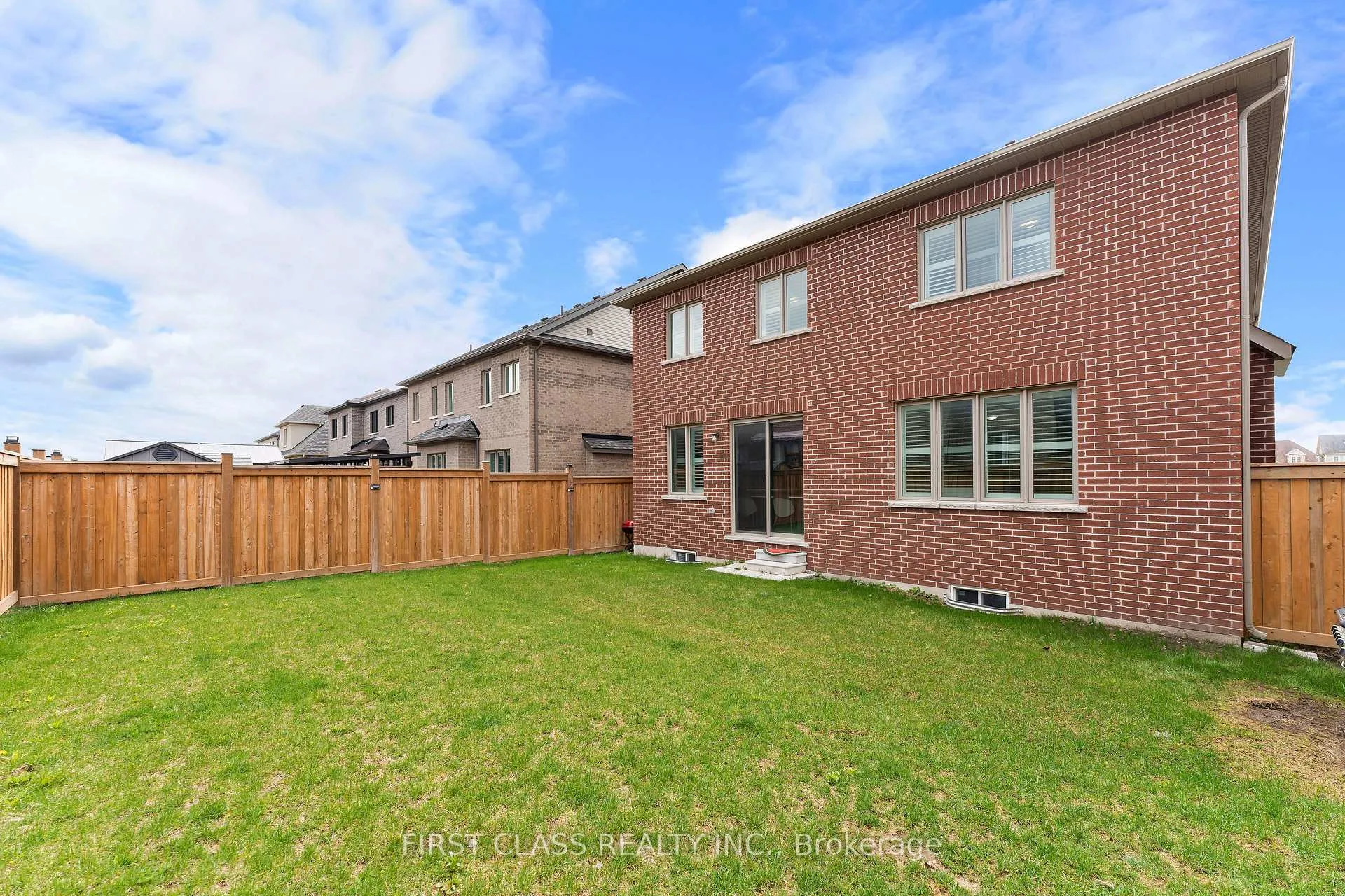 Photo 44 of 92 Grady Drive, Clarington, Newcastle — HOMEH