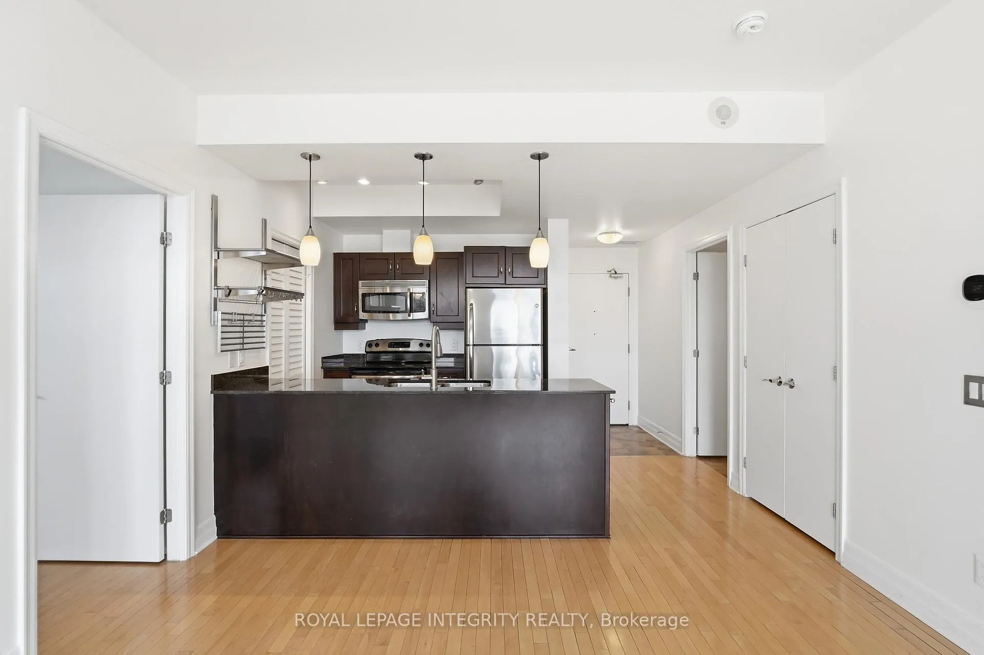 Photo 8 of Unit 1003, 75 Cleary Avenue E, Ottawa, Woodroffe — HOMEH