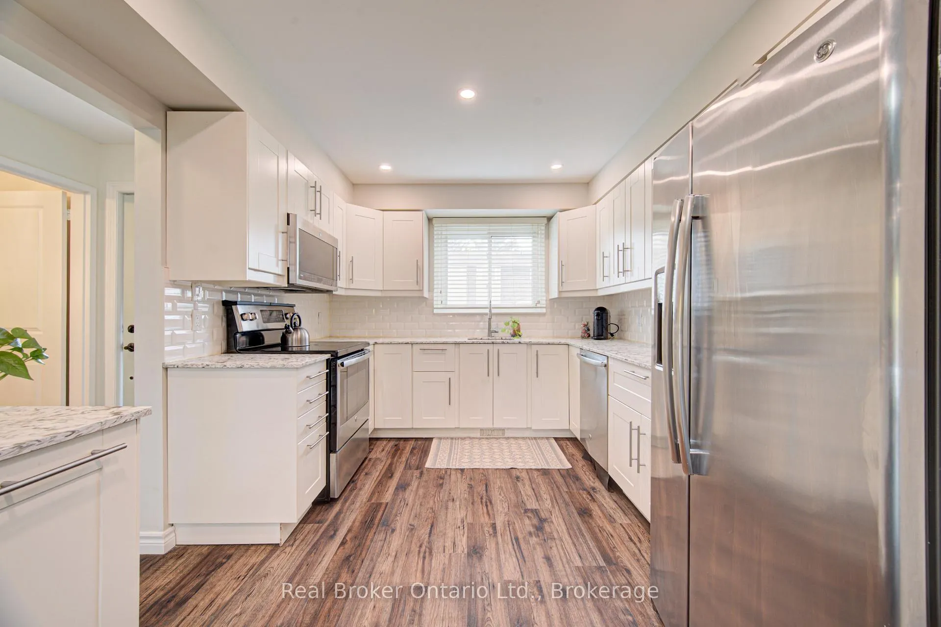 Photo 12 of Unit 3, 1302 Guelph Line, Burlington, Mountainside — HOMEH