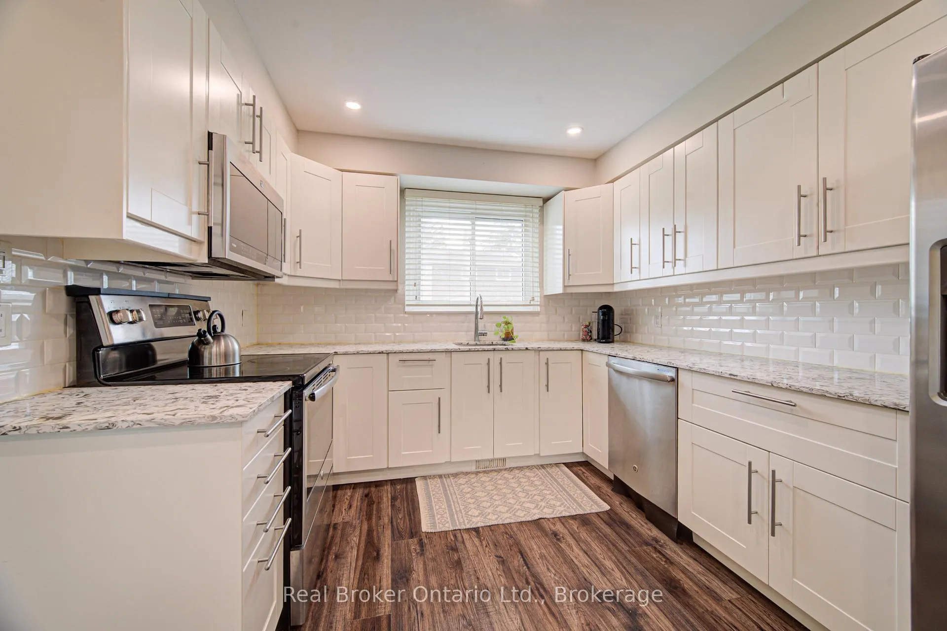 Photo 13 of Unit 3, 1302 Guelph Line, Burlington, Mountainside — HOMEH