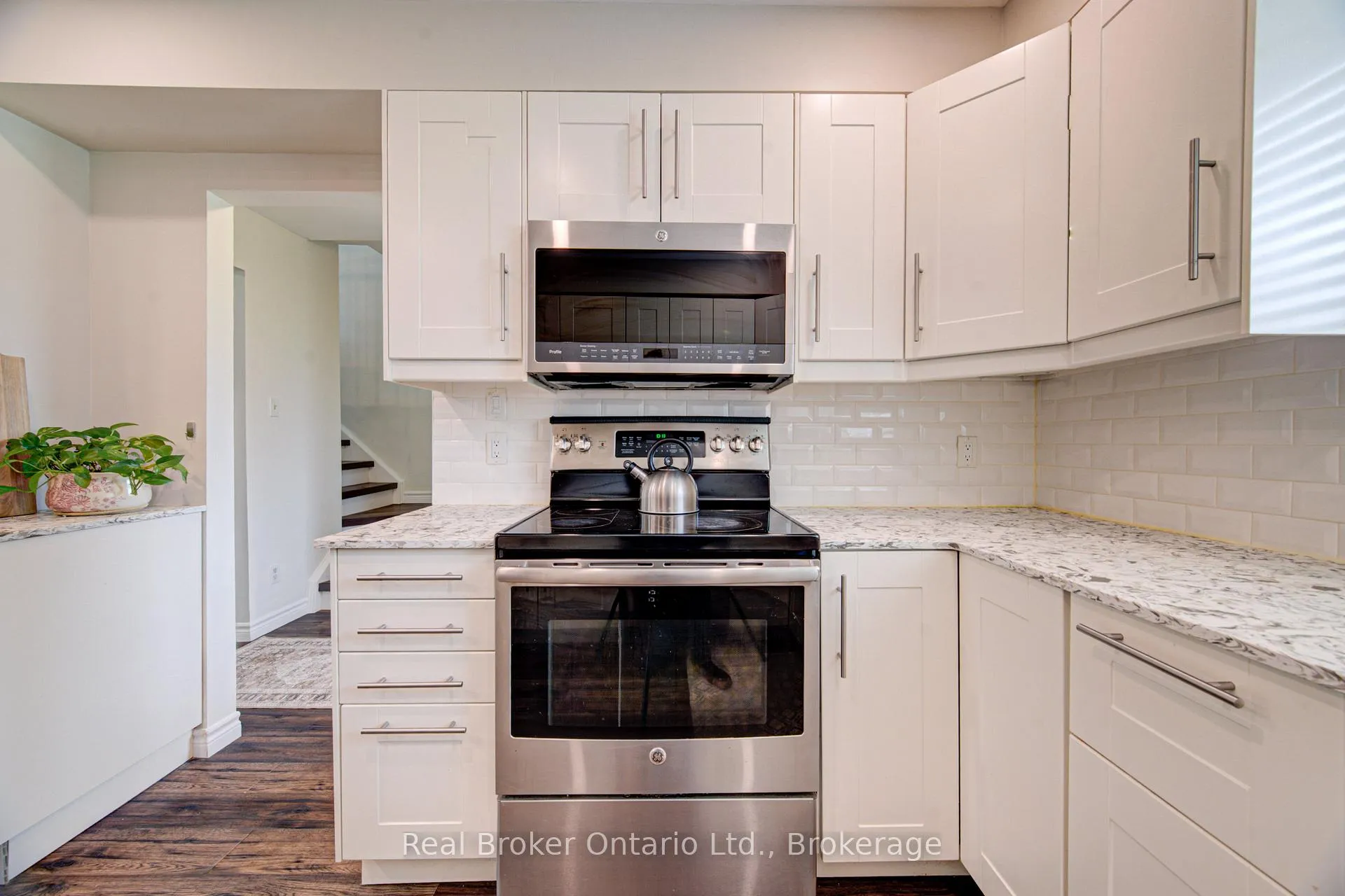 Photo 14 of Unit 3, 1302 Guelph Line, Burlington, Mountainside — HOMEH