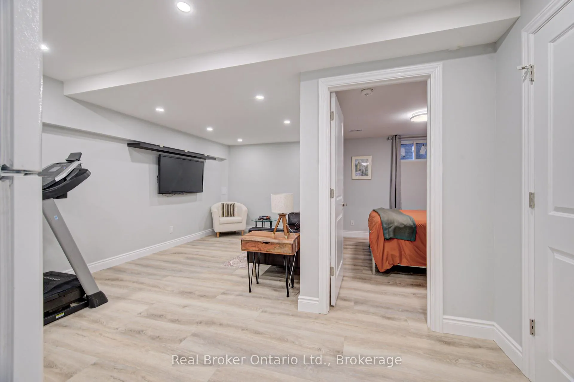 Photo 37 of Unit 3, 1302 Guelph Line, Burlington, Mountainside — HOMEH