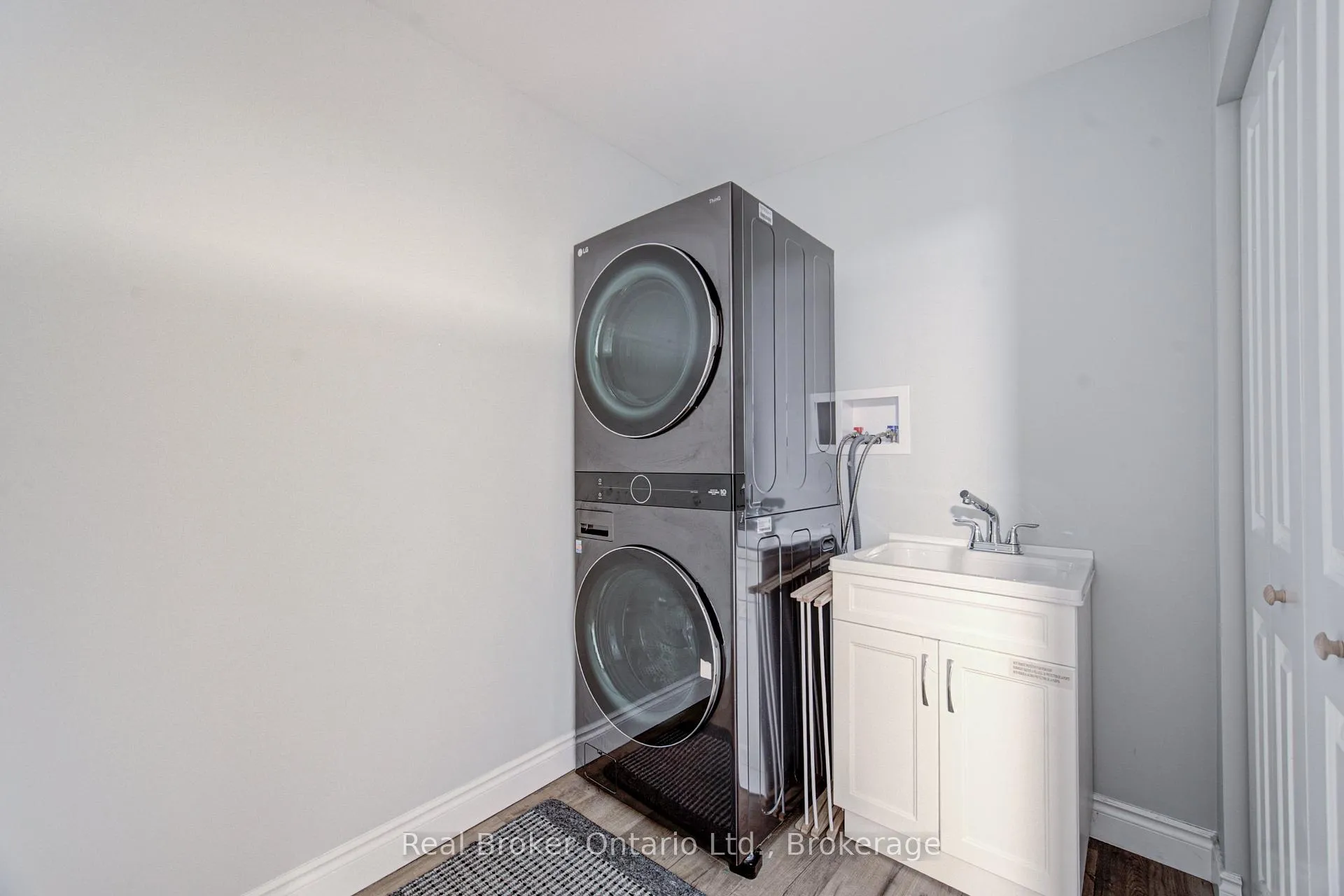 Photo 42 of Unit 3, 1302 Guelph Line, Burlington, Mountainside — HOMEH