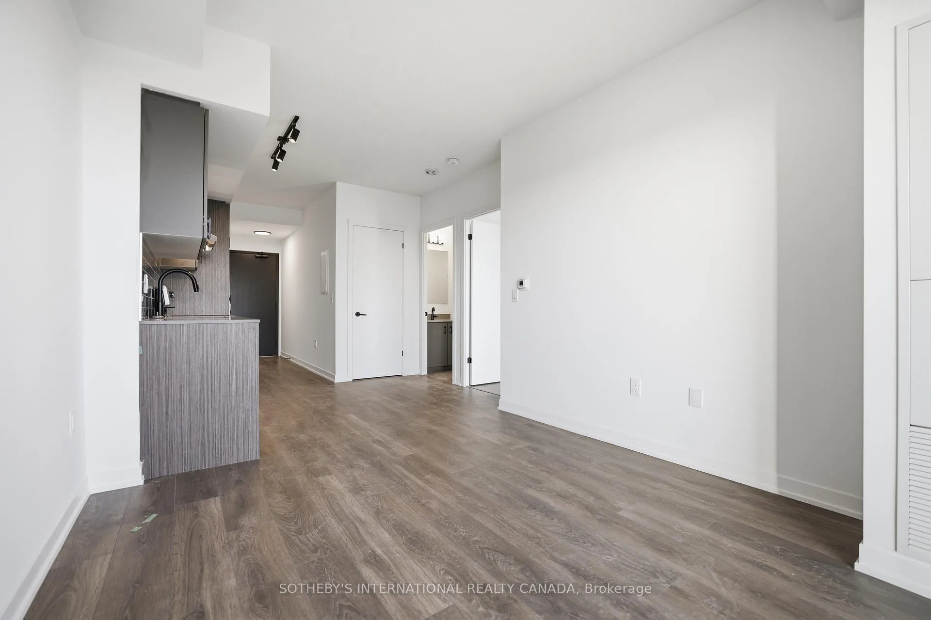 Photo 10 of Unit 1201, 4878 Powers Common, Burlington, Alton — HOMEH
