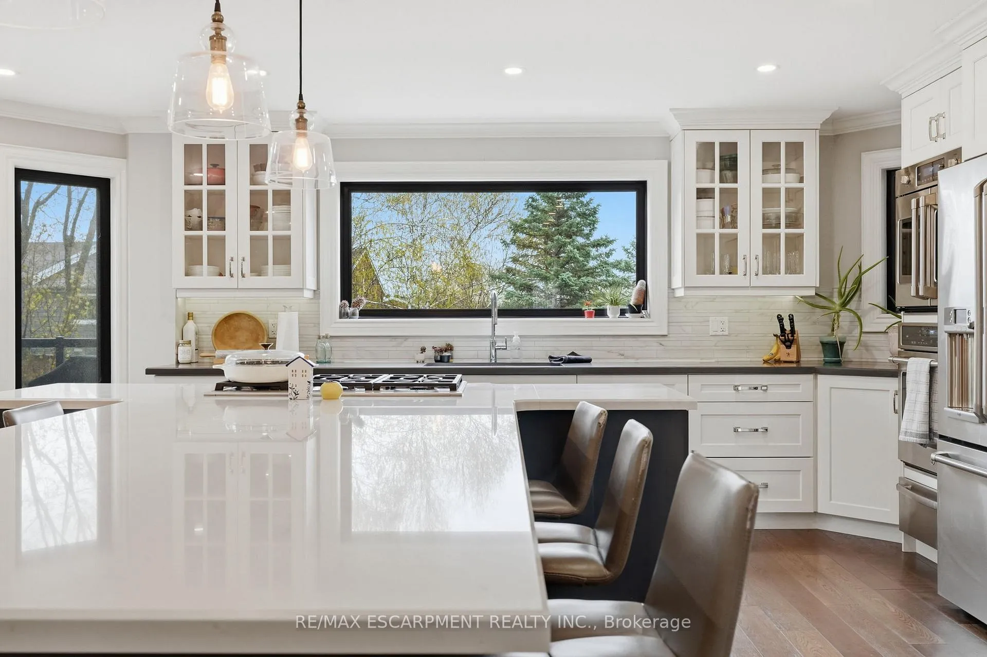Photo 12 of 23 Golfview Crescent, Hamilton, Dundas — HOMEH