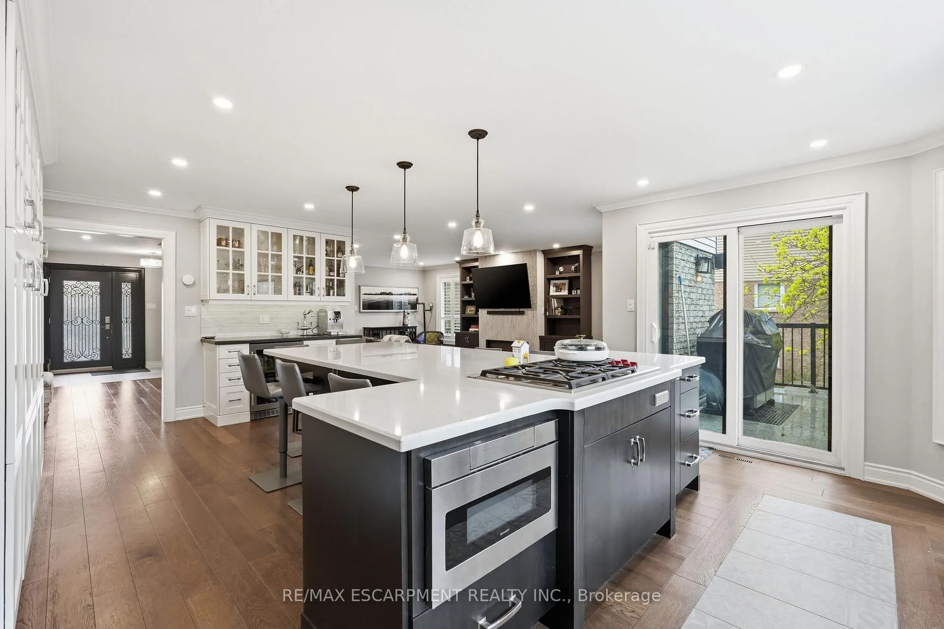 Photo 14 of 23 Golfview Crescent, Hamilton, Dundas — HOMEH