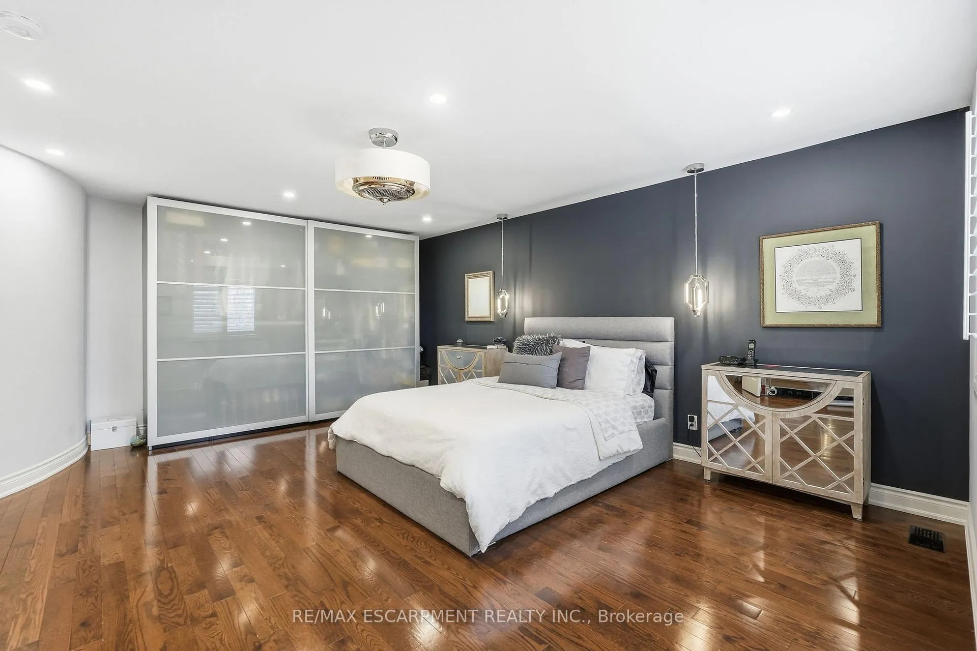 Photo 20 of 23 Golfview Crescent, Hamilton, Dundas — HOMEH