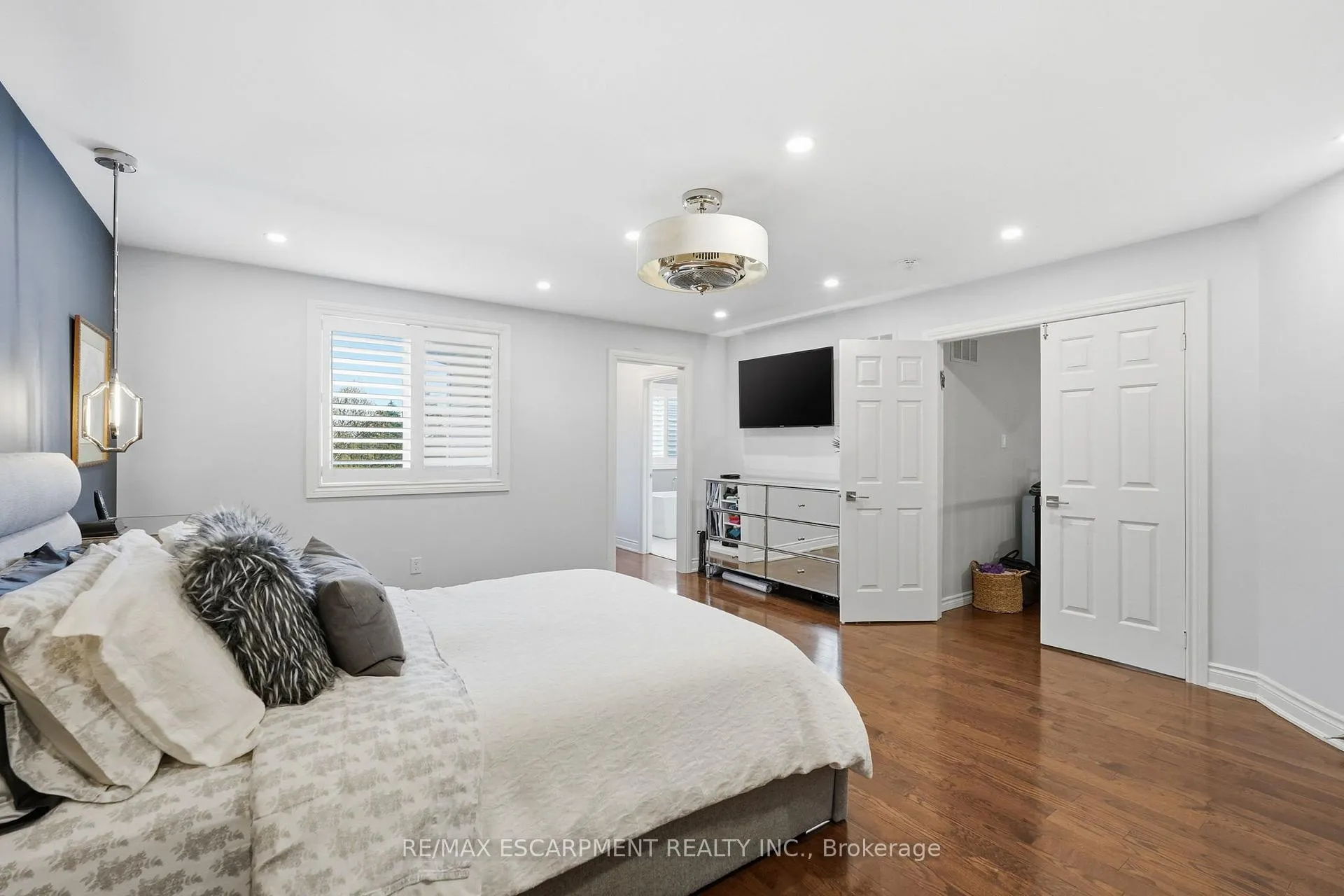 Photo 21 of 23 Golfview Crescent, Hamilton, Dundas — HOMEH