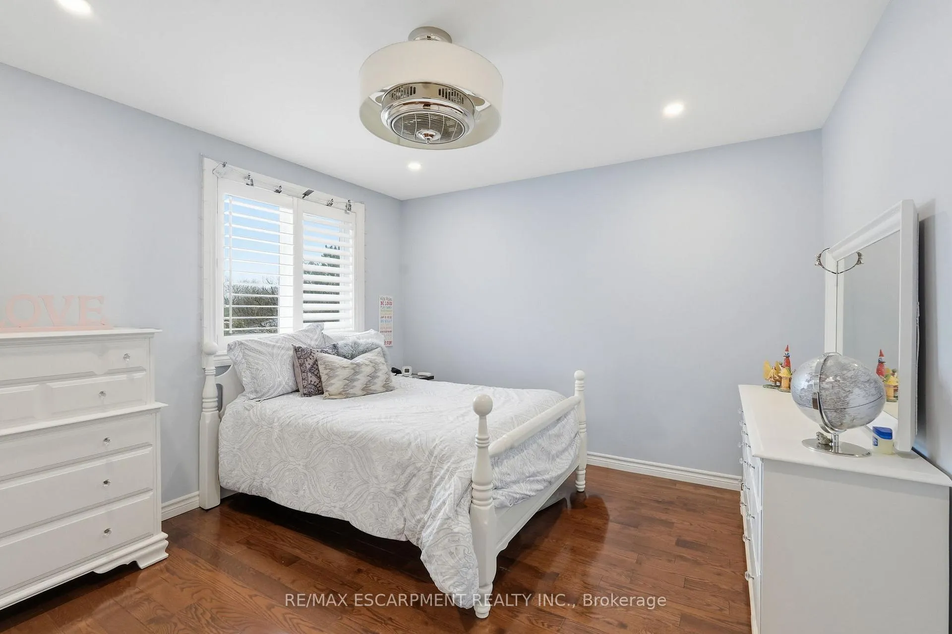 Photo 26 of 23 Golfview Crescent, Hamilton, Dundas — HOMEH