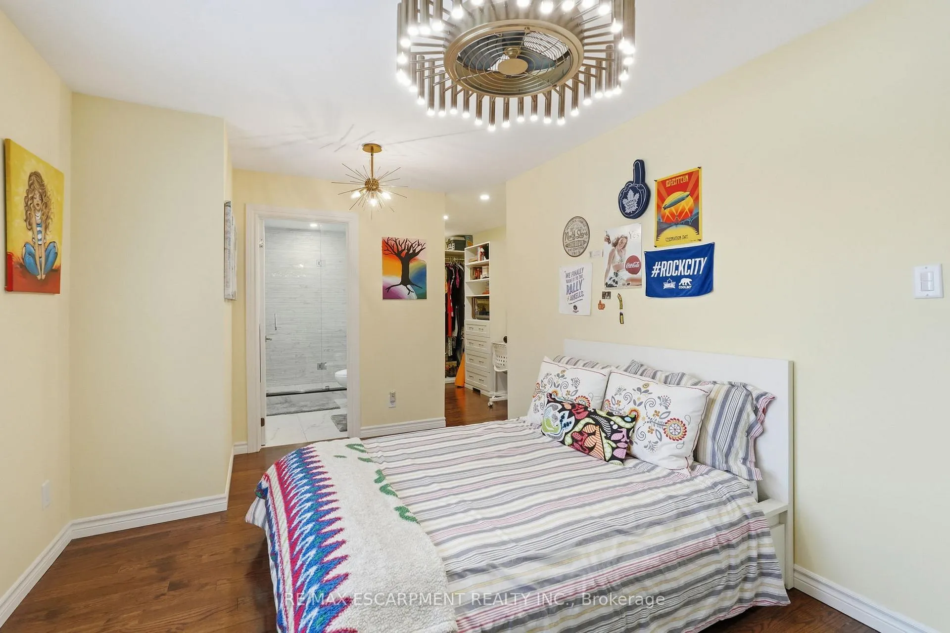 Photo 32 of 23 Golfview Crescent, Hamilton, Dundas — HOMEH