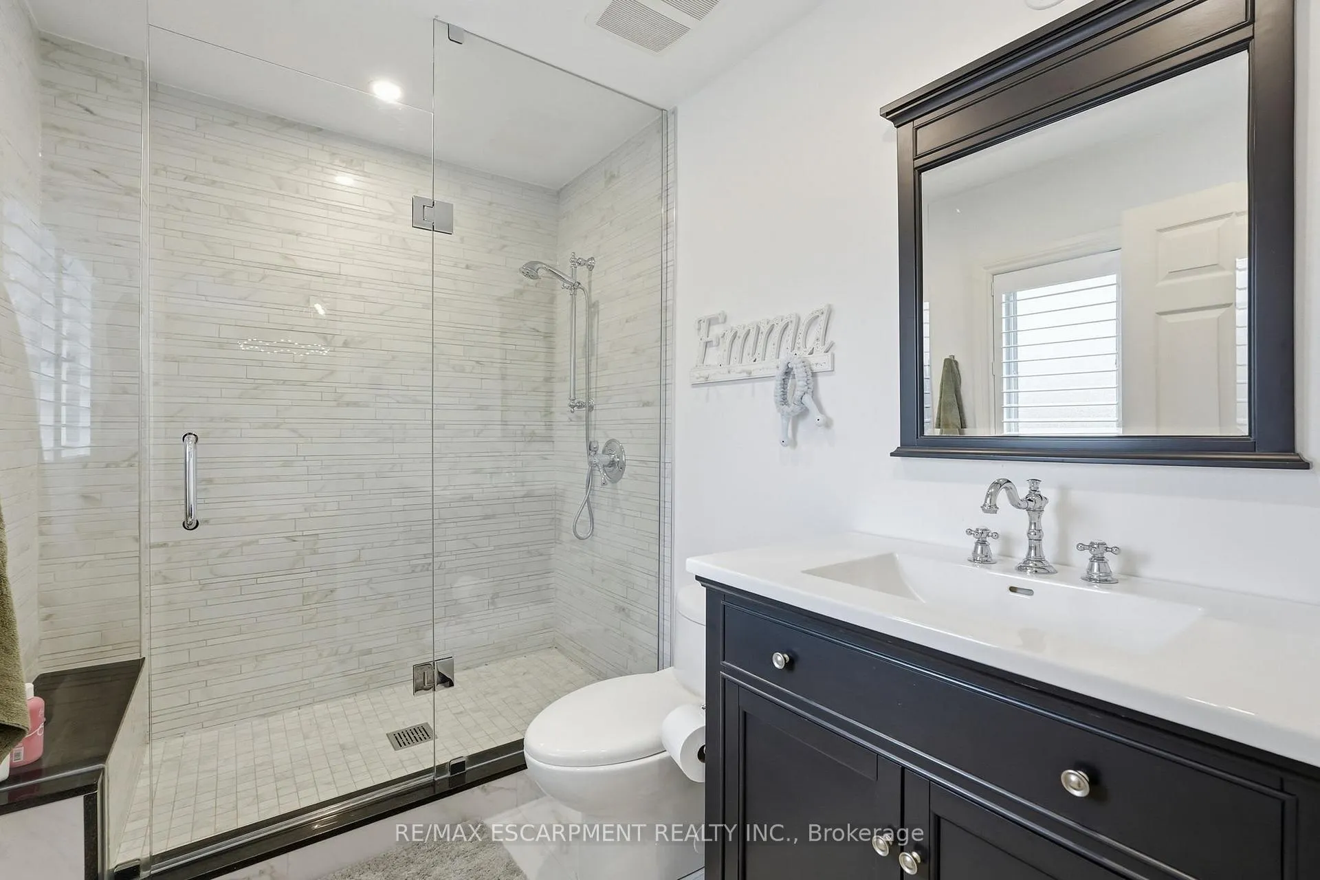 Photo 33 of 23 Golfview Crescent, Hamilton, Dundas — HOMEH
