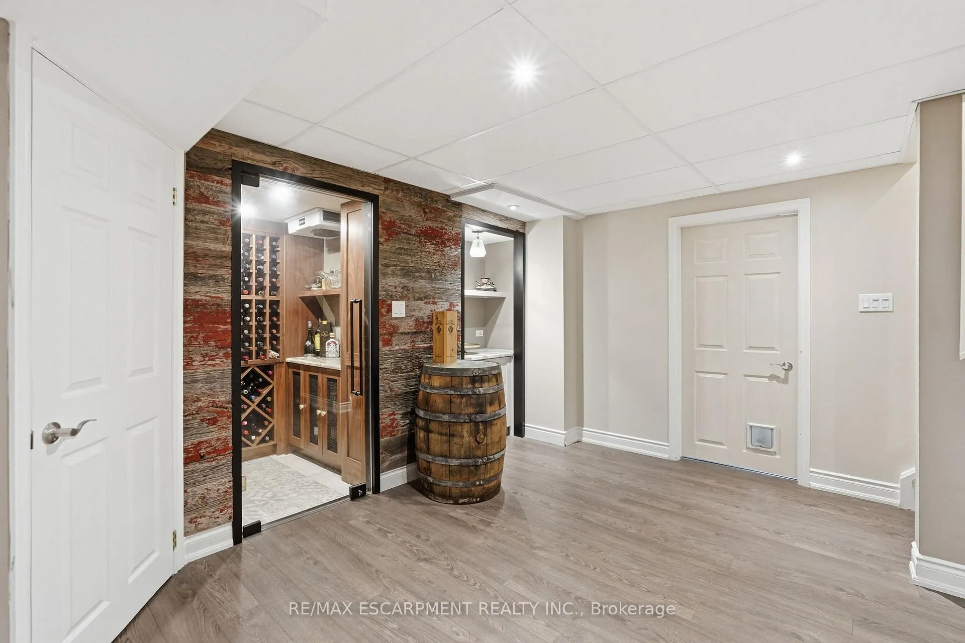 Photo 37 of 23 Golfview Crescent, Hamilton, Dundas — HOMEH