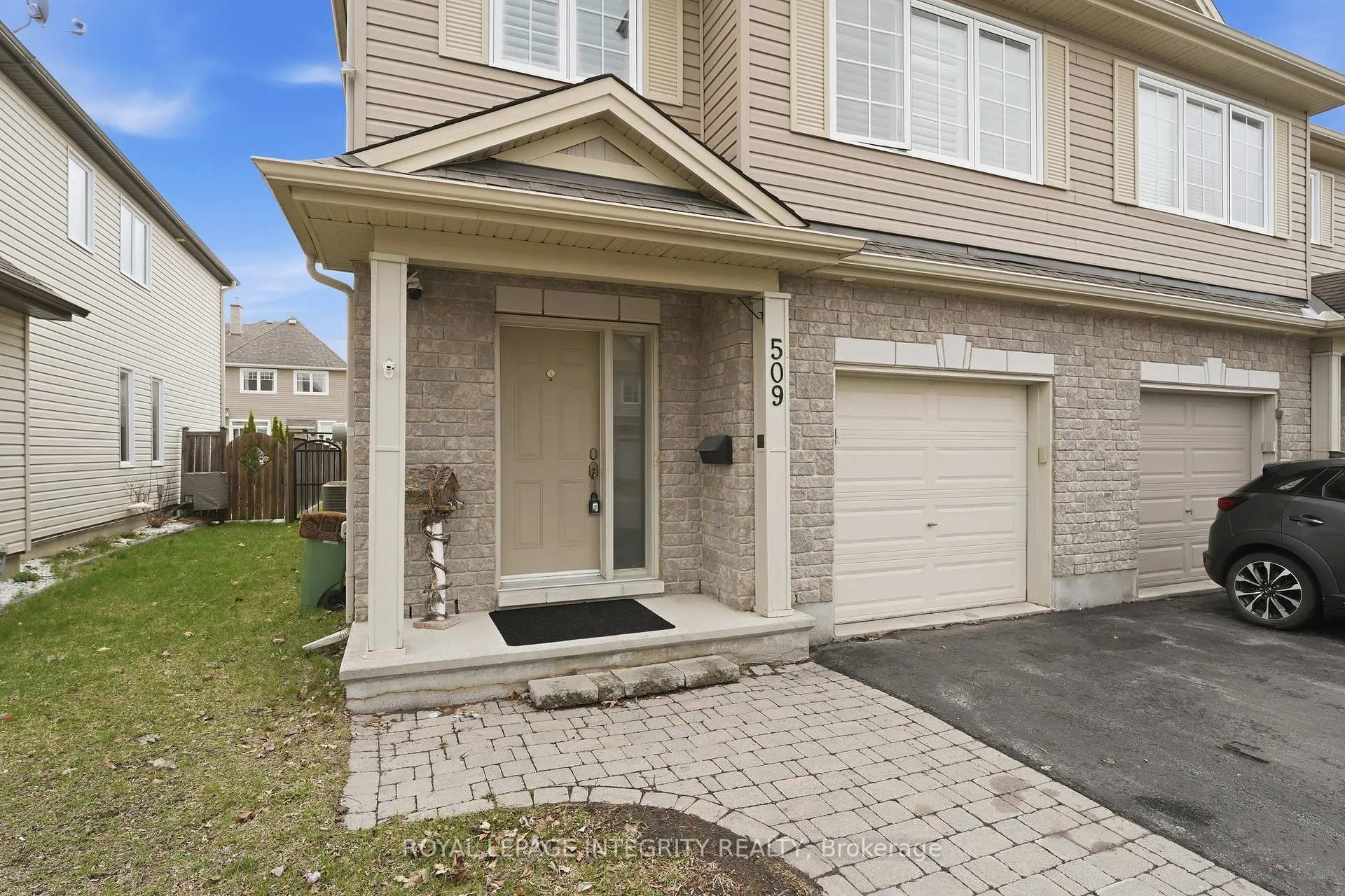 Photo 2 of 509 Cherokee Way, Ottawa, Stittsville (North) — HOMEH