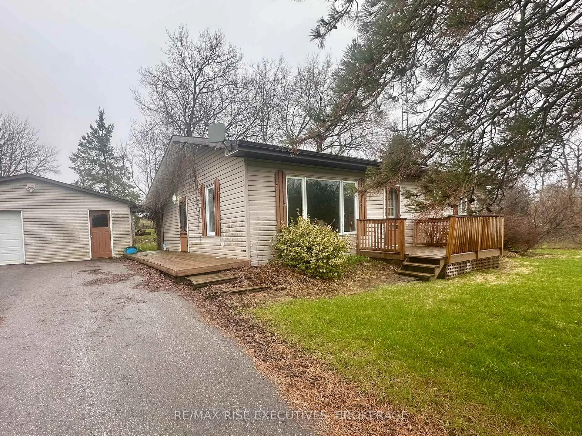 Front of 434 County Rd 9