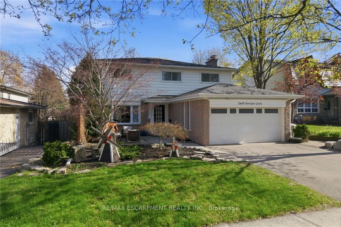 Photo 1 of 2401 Sinclair Circle, Burlington, Brant Hills — HOMEH