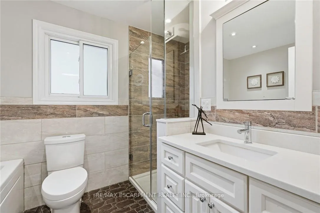 Photo 19 of 2401 Sinclair Circle, Burlington, Brant Hills — HOMEH