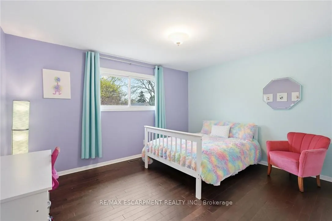 Photo 24 of 2401 Sinclair Circle, Burlington, Brant Hills — HOMEH