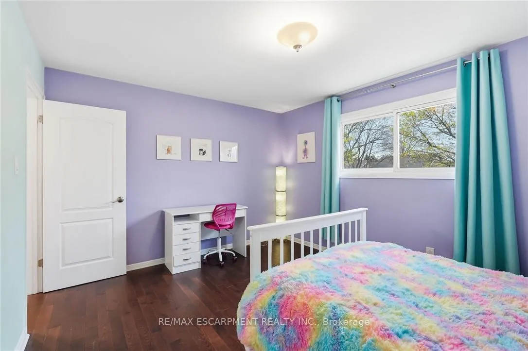 Photo 25 of 2401 Sinclair Circle, Burlington, Brant Hills — HOMEH