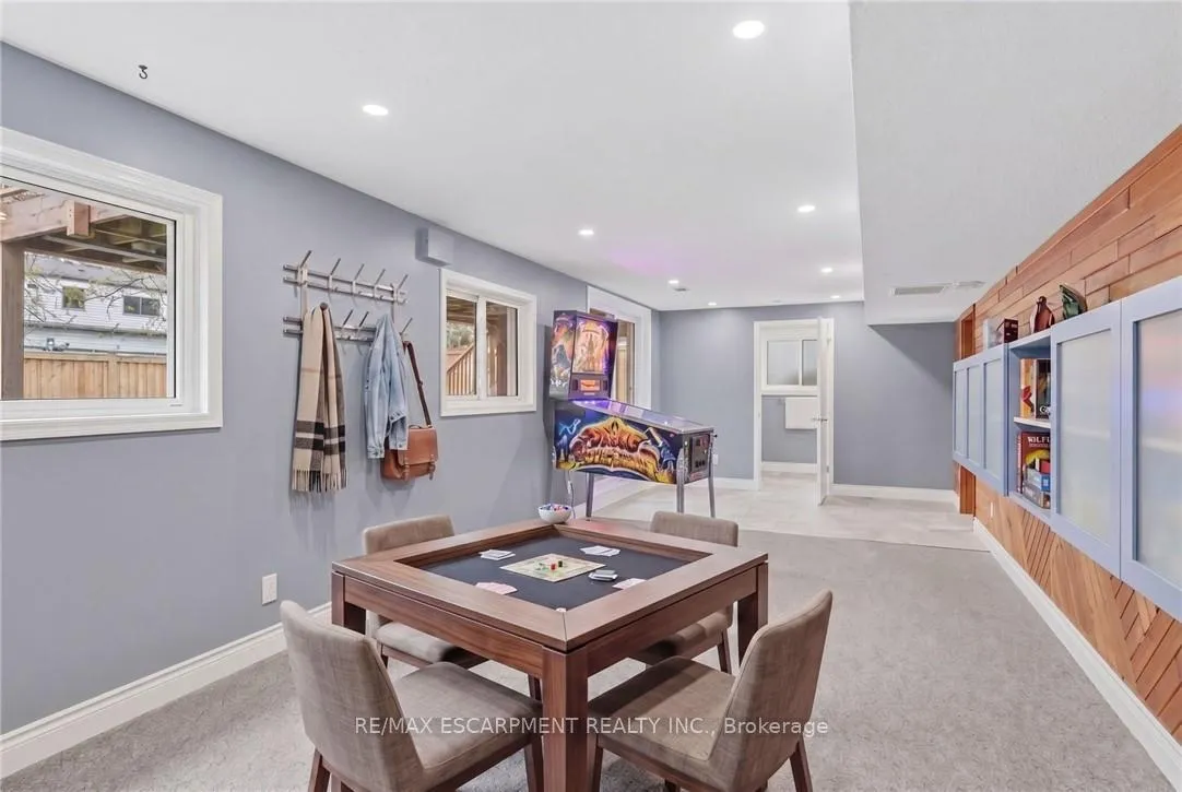 Photo 32 of 2401 Sinclair Circle, Burlington, Brant Hills — HOMEH