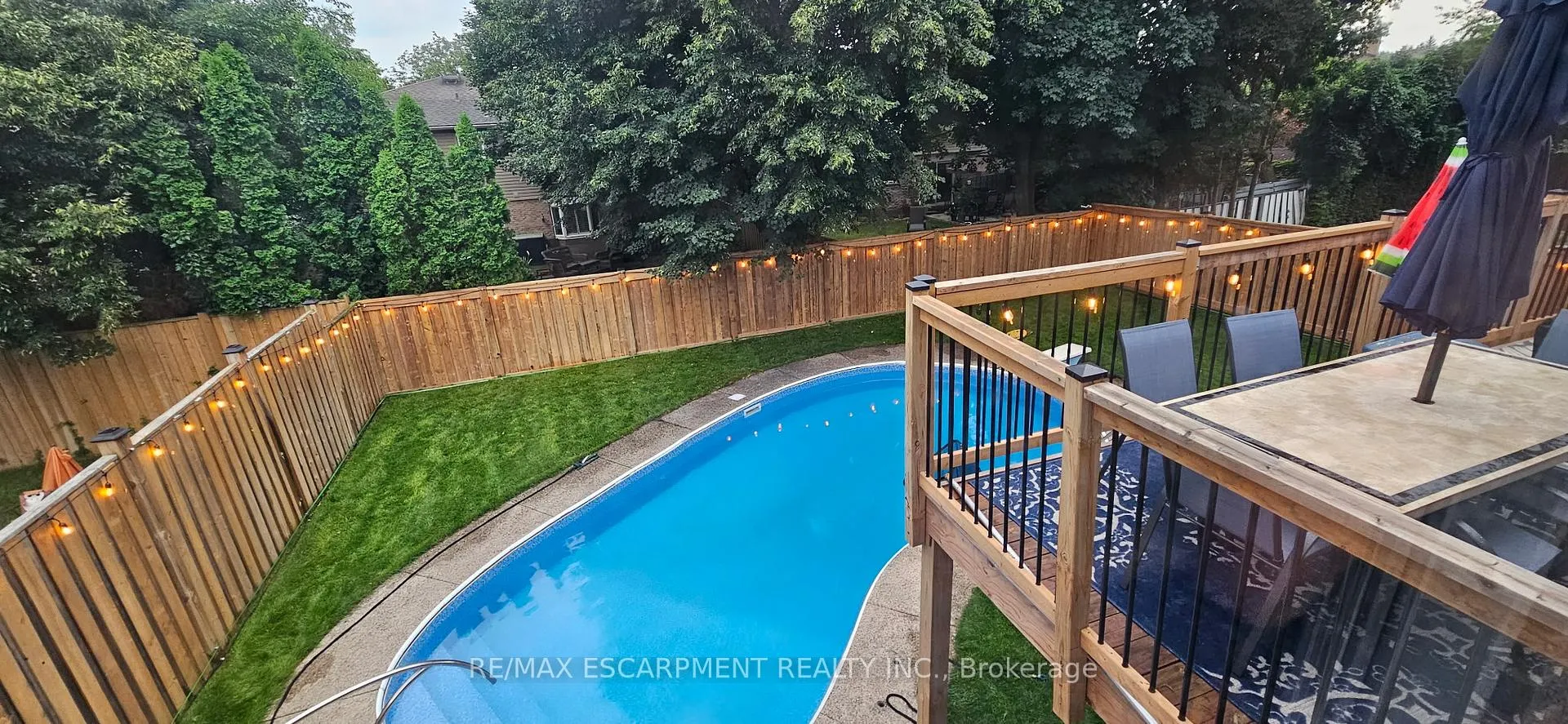 Photo 36 of 2401 Sinclair Circle, Burlington, Brant Hills — HOMEH