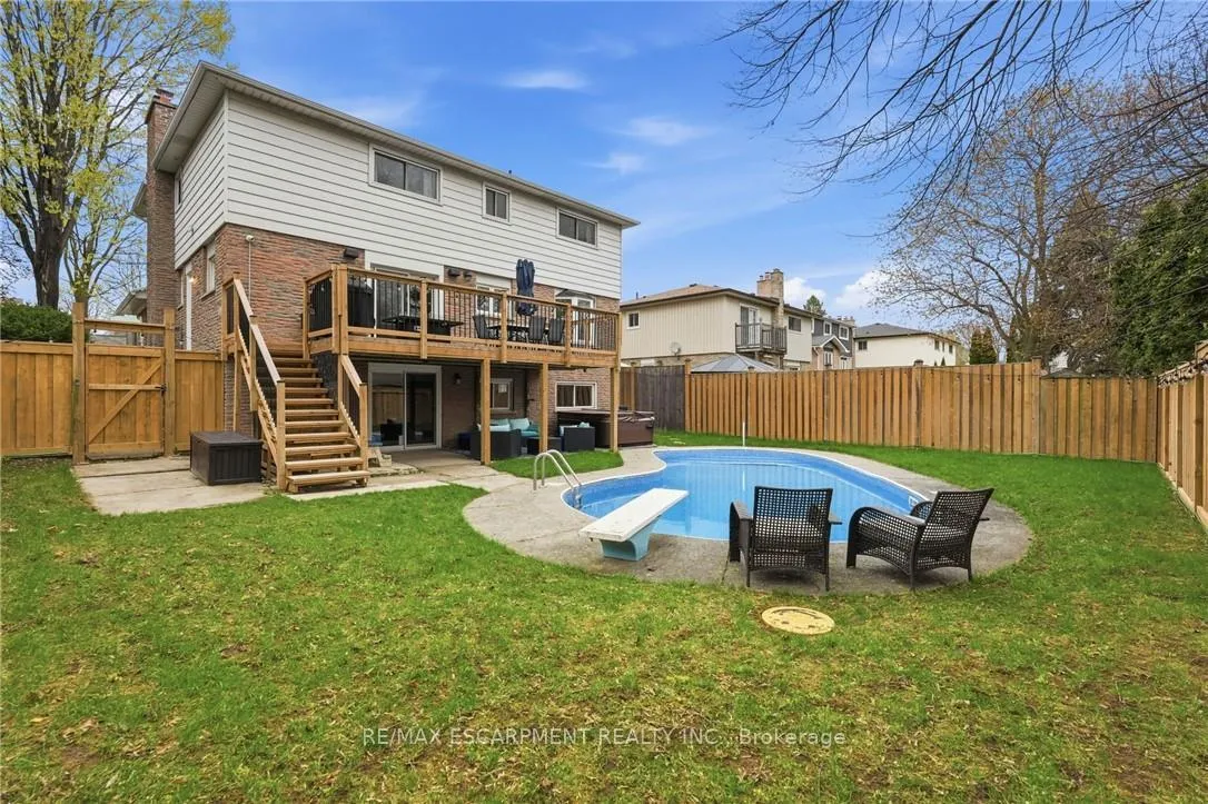 Photo 38 of 2401 Sinclair Circle, Burlington, Brant Hills — HOMEH