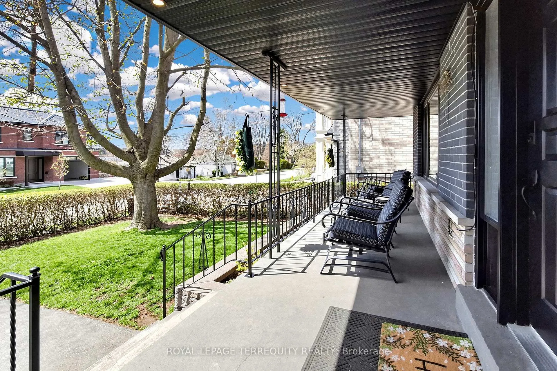 Photo 4 of 811 Fairview Avenue, Pickering, Bay Ridges — HOMEH