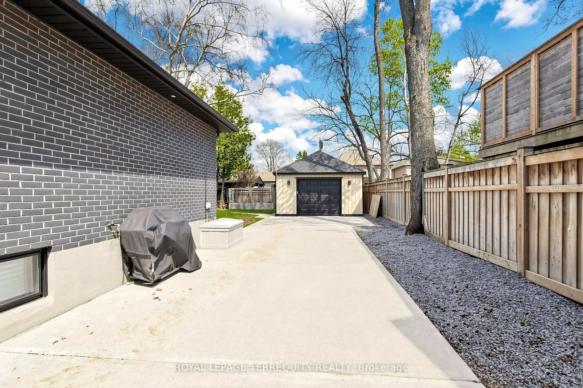 Photo 24 of 811 Fairview Avenue, Pickering, Bay Ridges — HOMEH