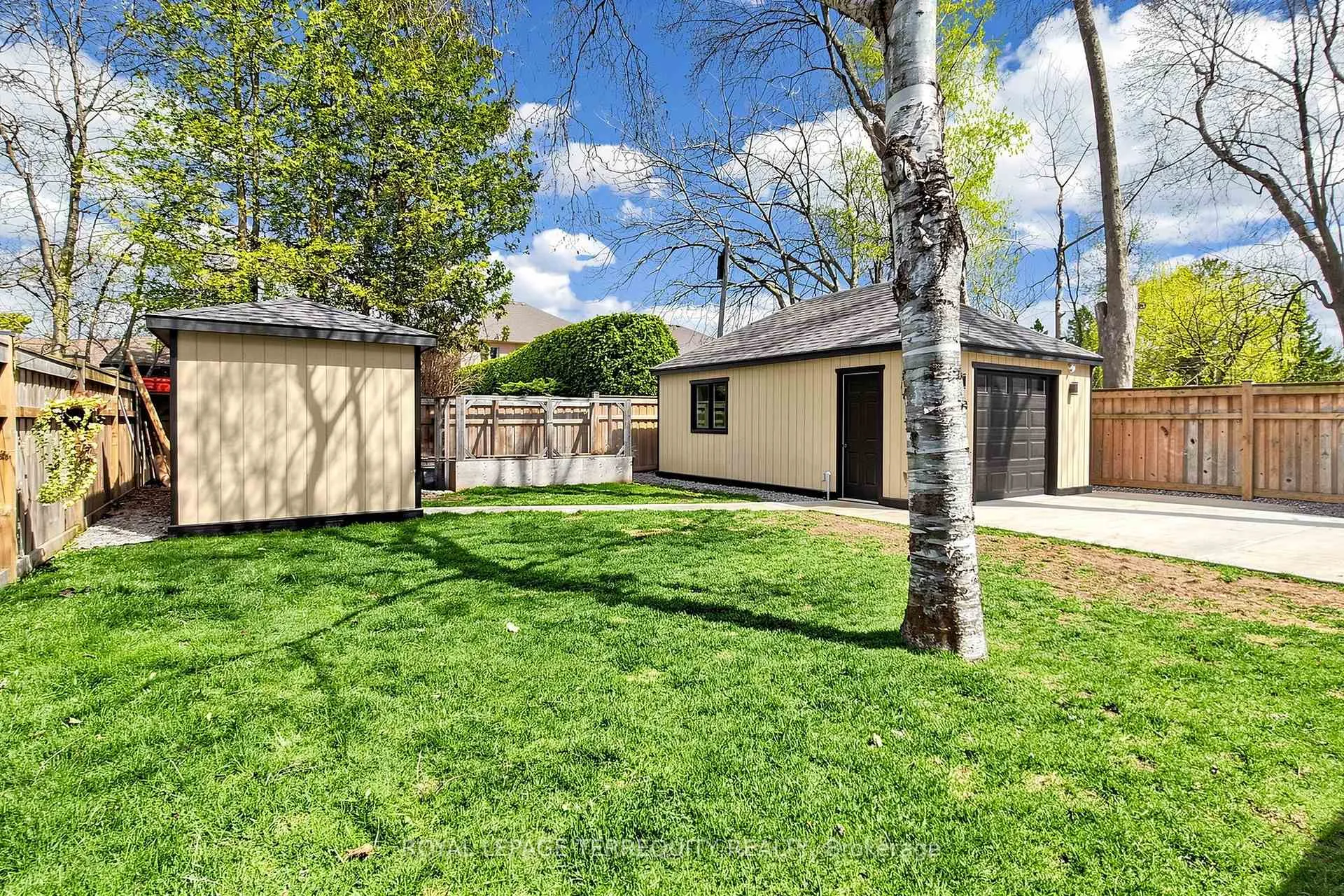 Photo 25 of 811 Fairview Avenue, Pickering, Bay Ridges — HOMEH