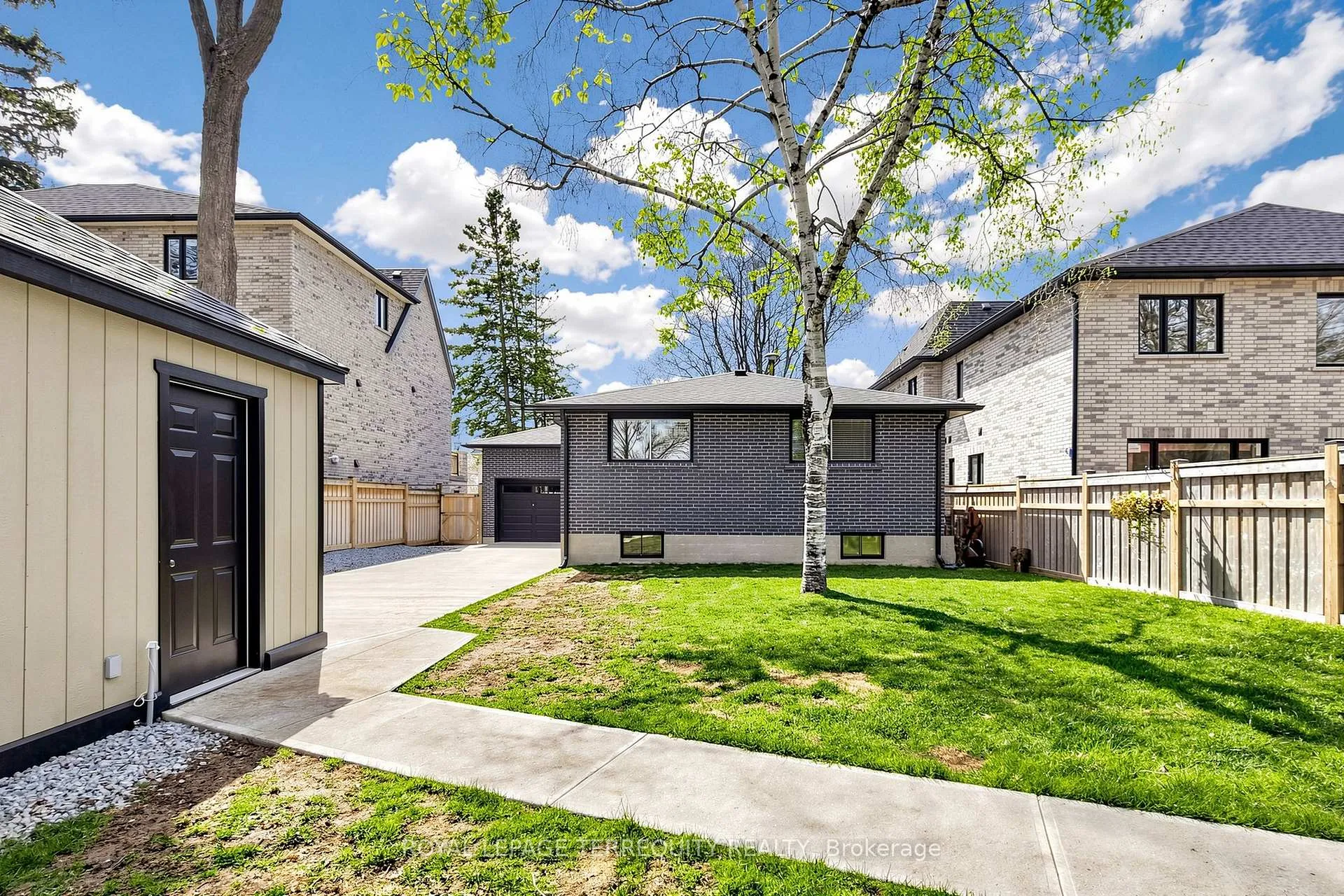 Photo 27 of 811 Fairview Avenue, Pickering, Bay Ridges — HOMEH