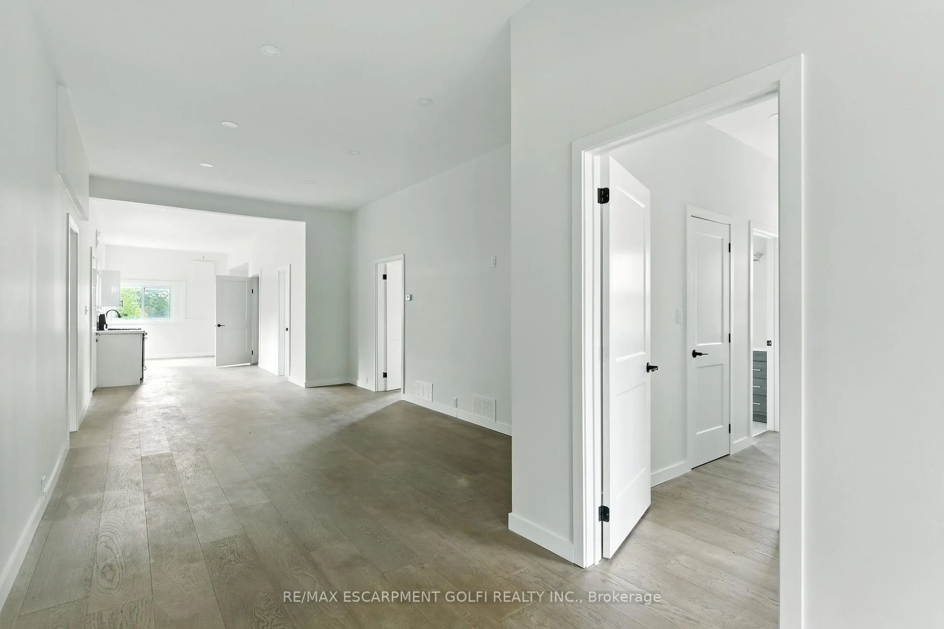 Photo 10 of 684 Beach Boulevard, Hamilton, Hamilton Beach — HOMEH