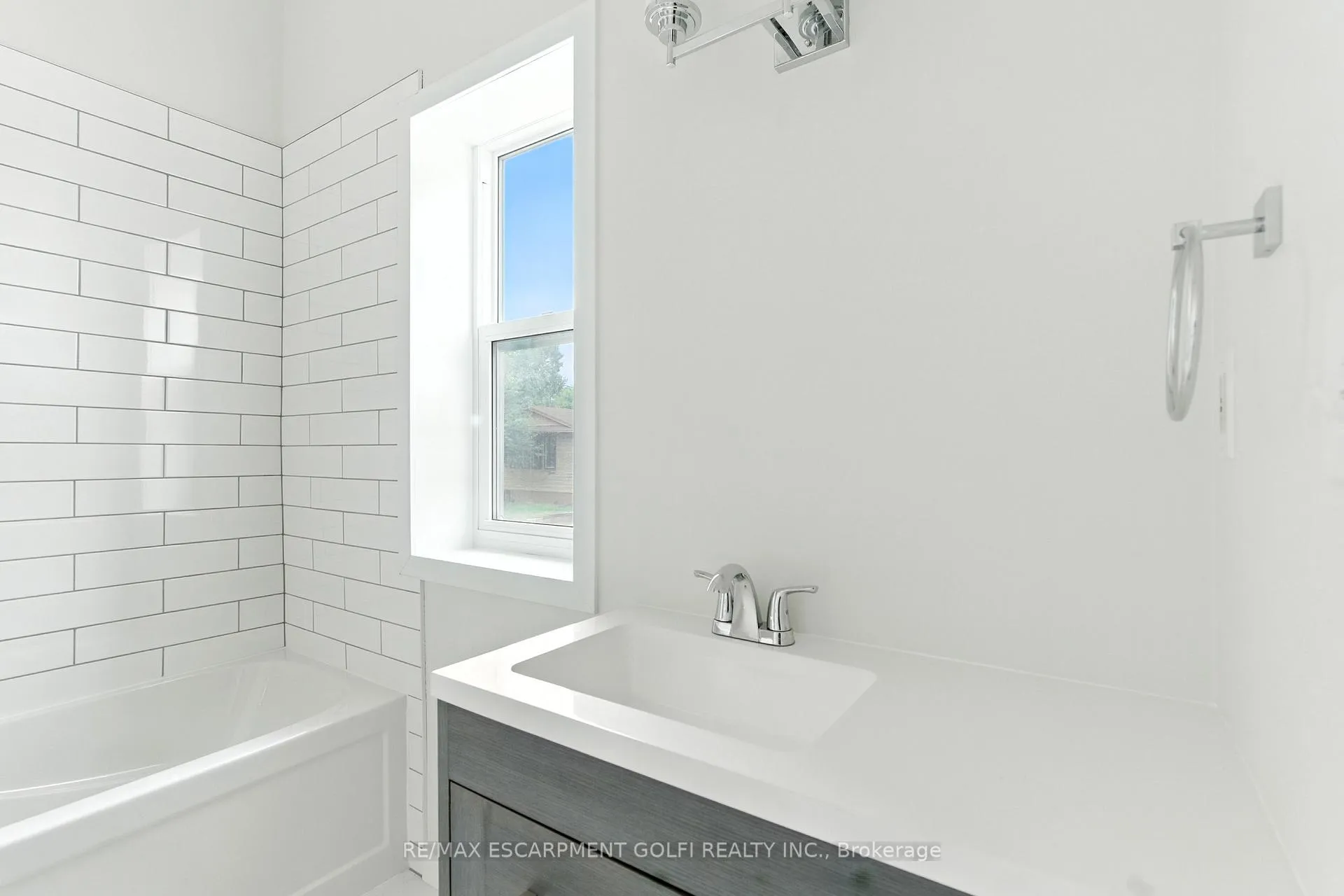 Photo 14 of 684 Beach Boulevard, Hamilton, Hamilton Beach — HOMEH