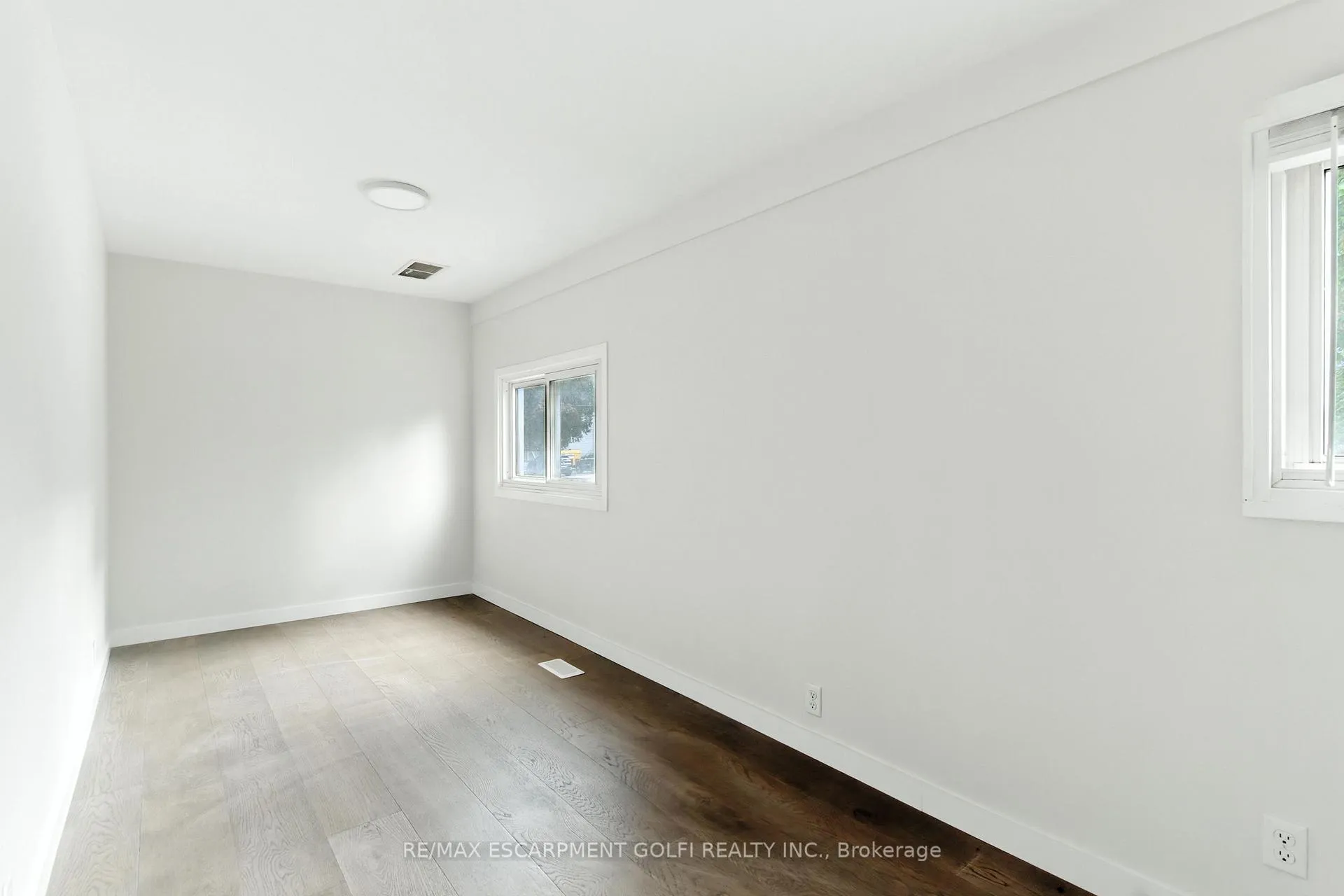Photo 19 of 684 Beach Boulevard, Hamilton, Hamilton Beach — HOMEH