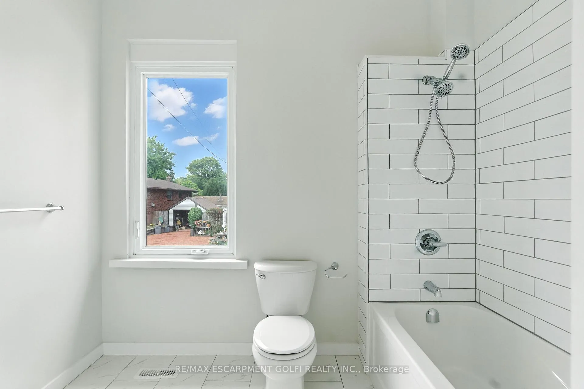 Photo 31 of 684 Beach Boulevard, Hamilton, Hamilton Beach — HOMEH