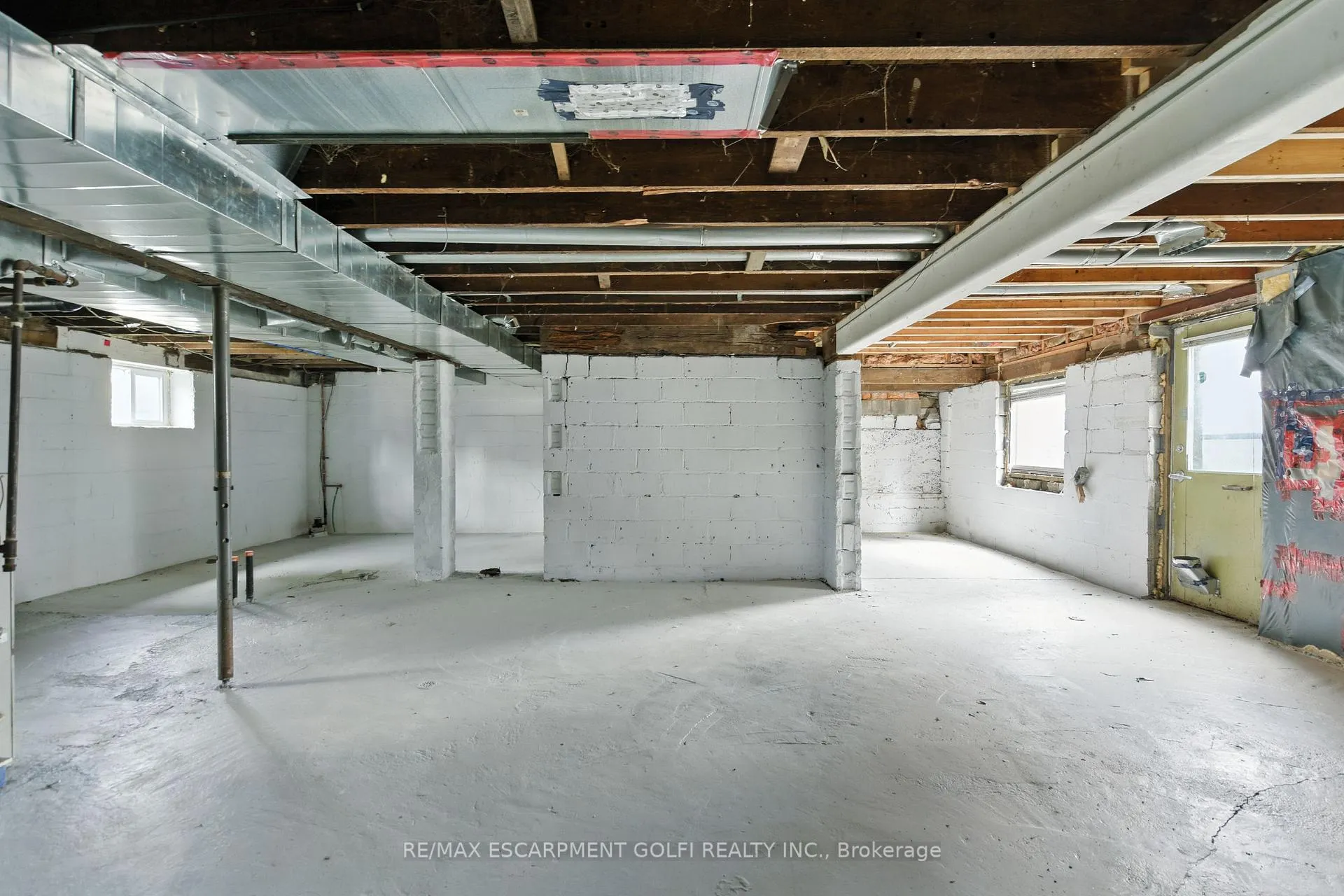 Photo 36 of 684 Beach Boulevard, Hamilton, Hamilton Beach — HOMEH