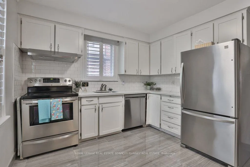 Photo 4 of 233 Glenholme Avenue, Hamilton, Glenview — HOMEH