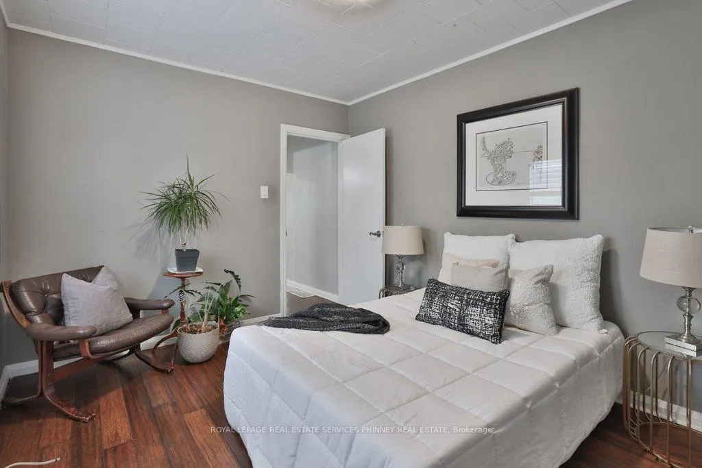 Photo 13 of 233 Glenholme Avenue, Hamilton, Glenview — HOMEH