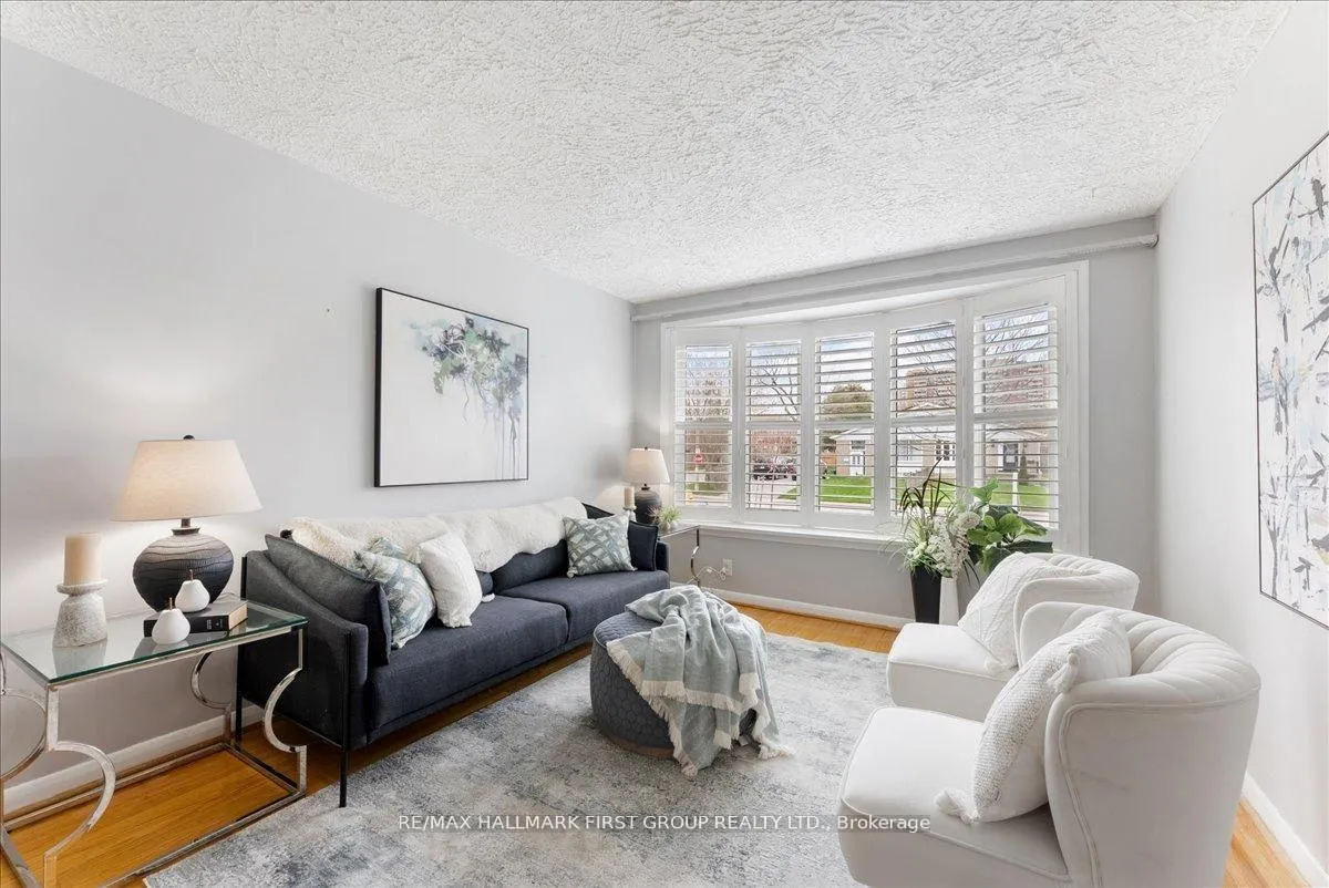 Photo 4 of 78 Tulloch Drive, Ajax, South East — HOMEH