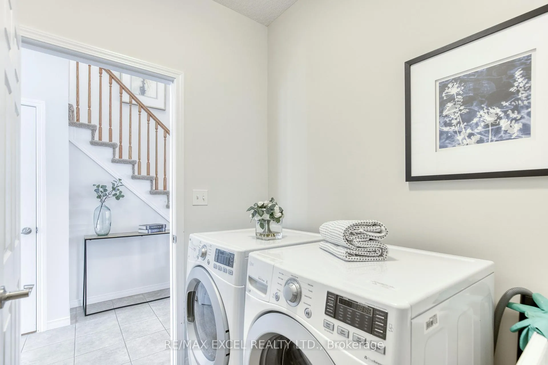 Photo 6 of 692 Indian Grass Street, Waterloo, Columbia Forest — HOMEH