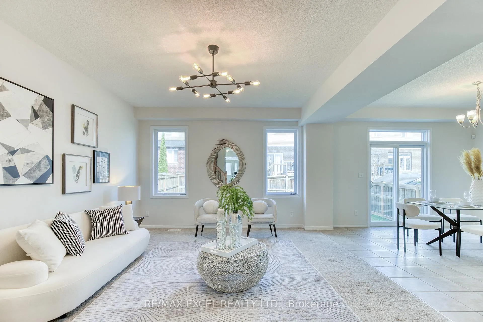 Photo 8 of 692 Indian Grass Street, Waterloo, Columbia Forest — HOMEH