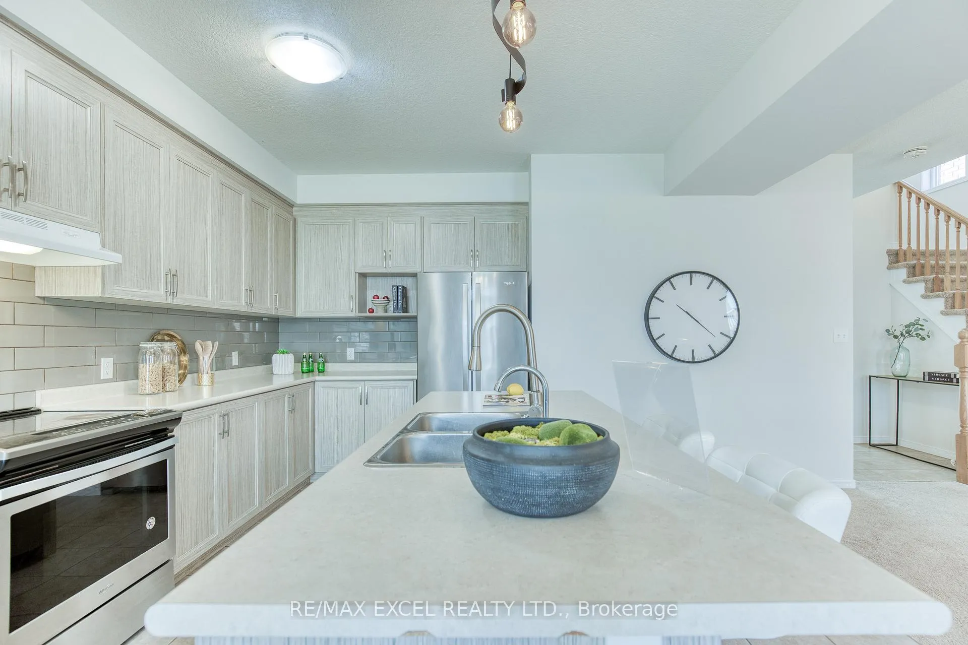 Photo 17 of 692 Indian Grass Street, Waterloo, Columbia Forest — HOMEH